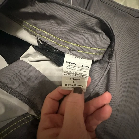 Lee Men's Cargo Shorts in Gray - Picture 3 of 3